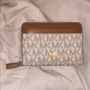 Michael Kors Small Logo & Leather Wallet